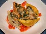 Shell pasta spinach filling