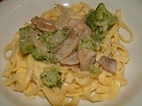 Tagliatelle with mushroom and broccoli sauce